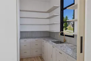 2434 White Oak Dr, Houston, TX 77009 - Photo 9