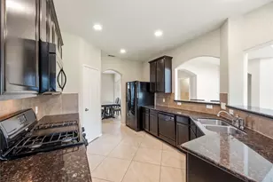 2327 Seahorse Bend Dr, Katy, TX 77449 - Photo 5