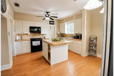 315 S Johnson Street, Alvin, TX 77511 - Photo 13