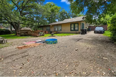 315 S Johnson Street, Alvin, TX 77511 - Photo 17