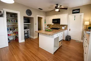 315 S Johnson St, Alvin, TX 77511 - Photo 3