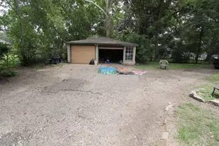 315 S Johnson St, Alvin, TX 77511 - Photo 19