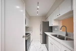 5711 Sugar Hill Dr, Houston, TX 77057 - Photo 15