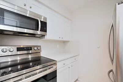 5711 Sugar Hill Drive #100, Houston, TX 77057 - Photo 17