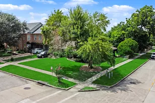 4600 Pin Oak Ln, Bellaire, TX 77401 - Photo 1