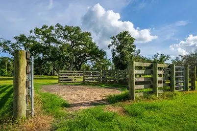 5745 County Road 823, West Columbia, TX 77486 - Photo 21