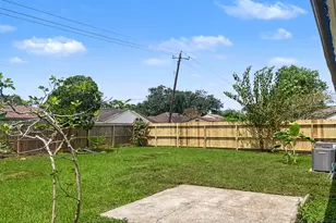 15810 Pilgrim Hall Dr, Friendswood, TX 77546 - Photo 19