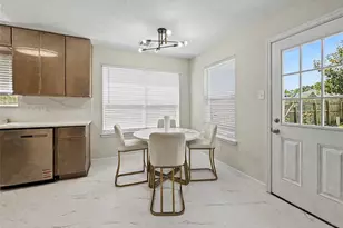 15810 Pilgrim Hall Dr, Friendswood, TX 77546 - Photo 5