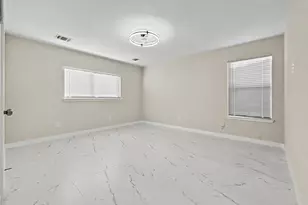 15810 Pilgrim Hall Dr, Friendswood, TX 77546 - Photo 11