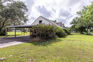 268 Sue Ann St, El Campo, TX 77437 - Photo 5