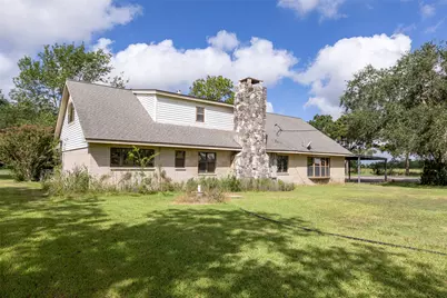 268 Sue Ann Street, El Campo, TX 77437 - Photo 9