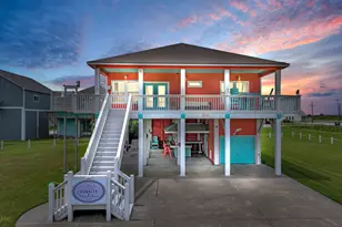 979 Palm Ridge Dr, Crystal Beach, TX 77650 - Photo 1