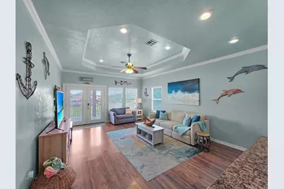 979 Palmridge Drive, Crystal Beach, TX 77650 - Photo 9