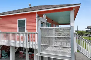 979 Palm Ridge Dr, Crystal Beach, TX 77650 - Photo 7