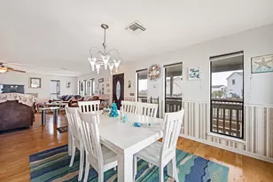 336 Admiral Cir, Tiki Island, TX 77554 - Photo 17