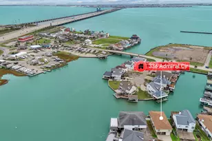 336 Admiral Cir, Tiki Island, TX 77554 - Photo 5