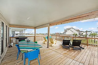 336 Admiral Circle, Tiki Island, TX 77554 - Photo 9