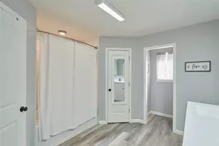 635 Mosswood Dr, Conroe, TX 77302 - Photo 31