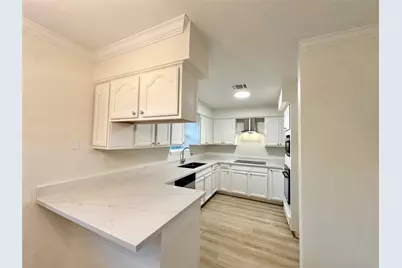 9539 Beverlyhill Street, Houston, TX 77063 - Photo 15
