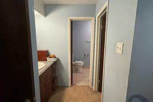 211 Avenue I, Alvin, TX 77511 - Photo 11