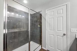 2215 Timberland Country Ct, Conroe, TX 77304 - Photo 19