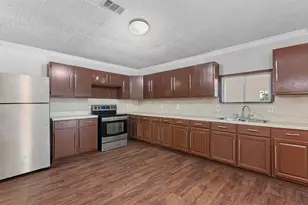 2006 Crestmont Cir, Missouri City, TX 77459 - Photo 9
