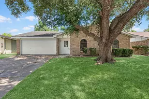 2006 Crestmont Cir, Missouri City, TX 77459 - Photo 1