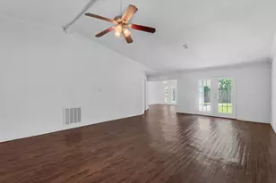2006 Crestmont Cir, Missouri City, TX 77459 - Photo 3