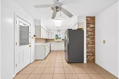 506 N Clear Creek Drive, Friendswood, TX 77546 - Photo 11