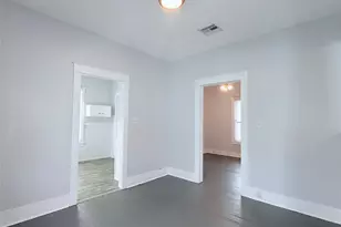 1924 26th St, Galveston, TX 77550 - Photo 11