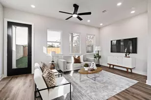 1564 Godwin St, Houston, TX 77023 - Photo 3