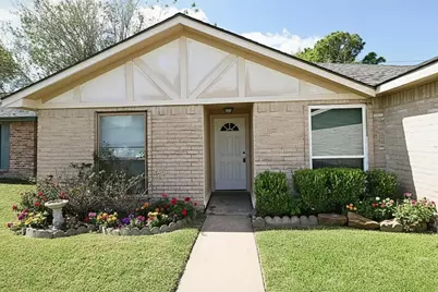 10314 Hollow Canyon Court, Sugar Land, TX 77498 - Photo 3