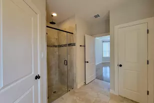 100 Castlegate Ln, Jersey Village, TX 77065 - Photo 13