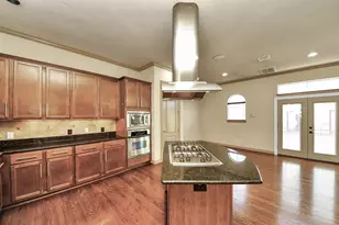 5711 Kiam St, Houston, TX 77007 - Photo 3