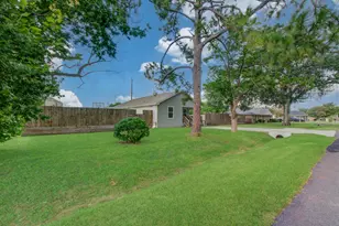 2722 Vega St, Houston, TX 77088 - Photo 5