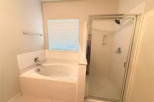 2207 Donrel Way, Houston, TX 77067 - Photo 9