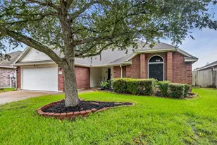 657 26th Ave N, Texas City, TX 77590 - Photo 1