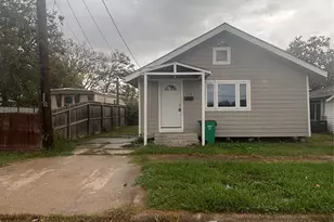 1208 Pine St, Baytown, TX 77520 - Photo 1