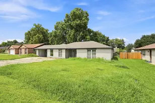 13286 Lake Breeze Ln, Willis, TX 77318 - Photo 3