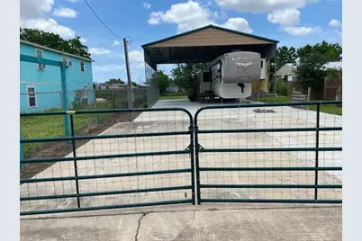 1312 Center Street, Matagorda, TX 77457 - Photo 3
