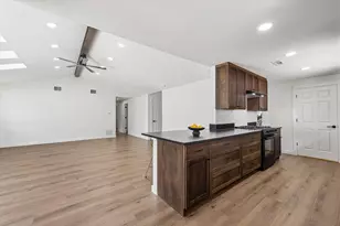 10618 Wickersham Ln, Houston, TX 77042 - Photo 9