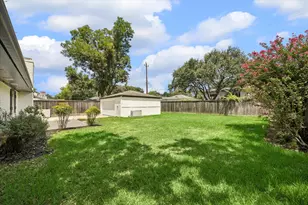 10618 Wickersham Ln, Houston, TX 77042 - Photo 25