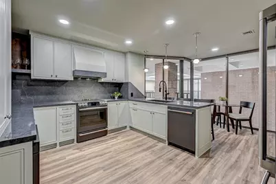 9333 Memorial Drive #413, Houston, TX 77024 - Photo 33