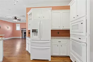 619 E 7th 1/2 St, Houston, TX 77007 - Photo 13