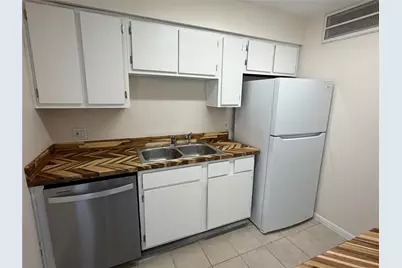1516 Bay Area Boulevard #F2, Houston, TX 77058 - Photo 7