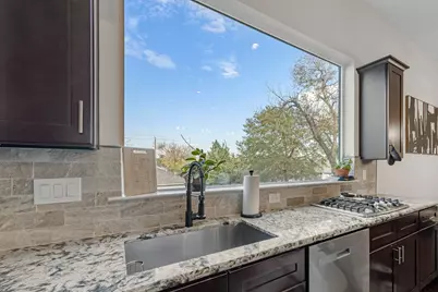 209 Burr Street #D, Houston, TX 77011 - Photo 11