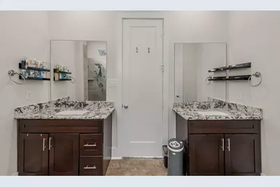 209 Burr Street #D, Houston, TX 77011 - Photo 17