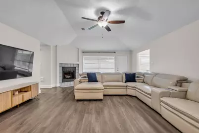 3816 Cottonwood Drive, La Porte, TX 77571 - Photo 7