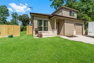 12789 Royal W Dr, Conroe, TX 77303 - Photo 1