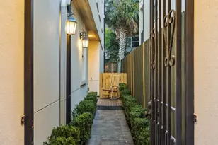 1305 W Bell St, Houston, TX 77019 - Photo 45